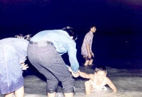 beach1.gif (17279 bytes)