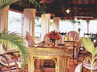 table.jpg (19936 bytes)