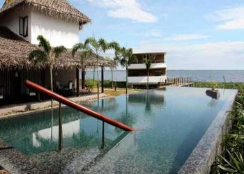 Swiming Pool view of Vembanad Lake Resort